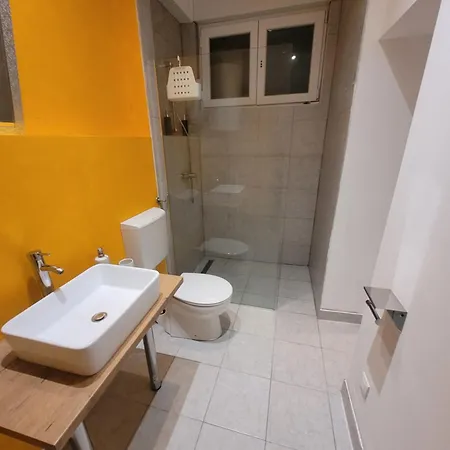 Yellow Apartment Pula Exterior photo