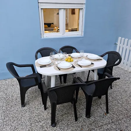 Yellow Apartment Pula Exterior photo